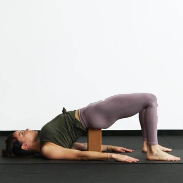 - Bloc de yoga en liège 9,5x15x23 cm bords arrondis Colibri gravé - Accessoires de yoga, vêtements et tapis de yoga au naturel