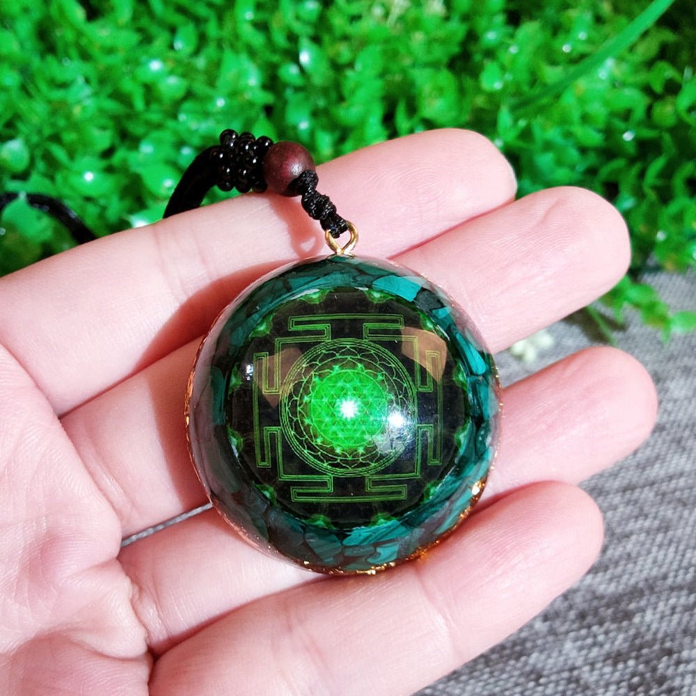- Collier pendentif Dôme orgonite anti onde Malachite sriyantra - Accessoires de yoga, vêtements et tapis de yoga au naturel
