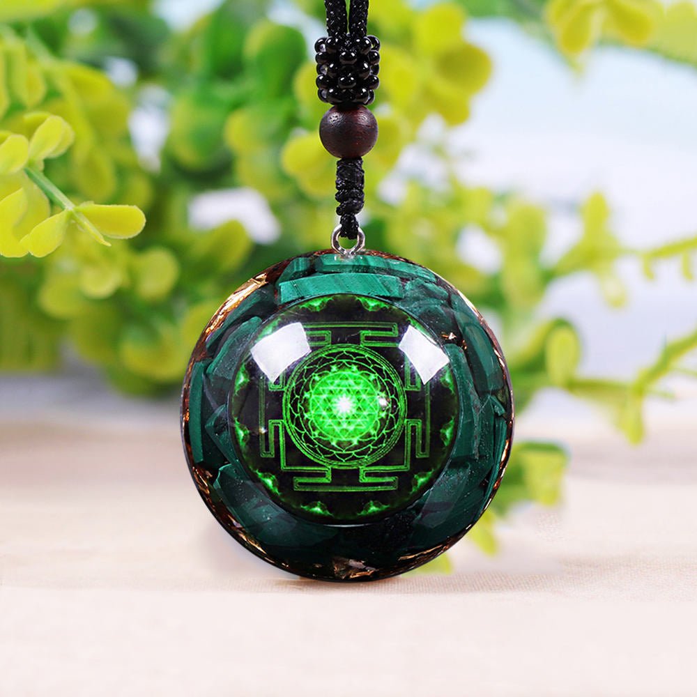 - Collier pendentif Dôme orgonite anti onde Malachite sriyantra - Accessoires de yoga, vêtements et tapis de yoga au naturel