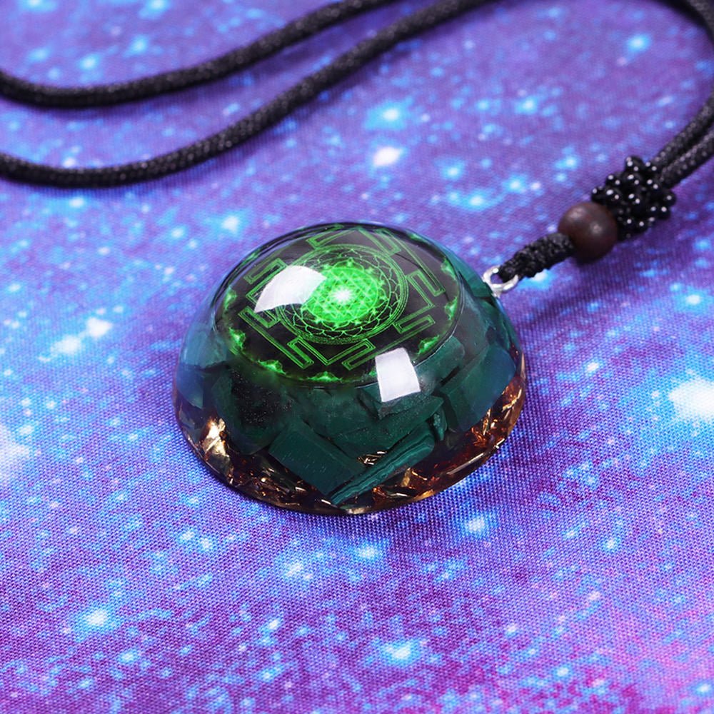 - Collier pendentif Dôme orgonite anti onde Malachite sriyantra - Accessoires de yoga, vêtements et tapis de yoga au naturel