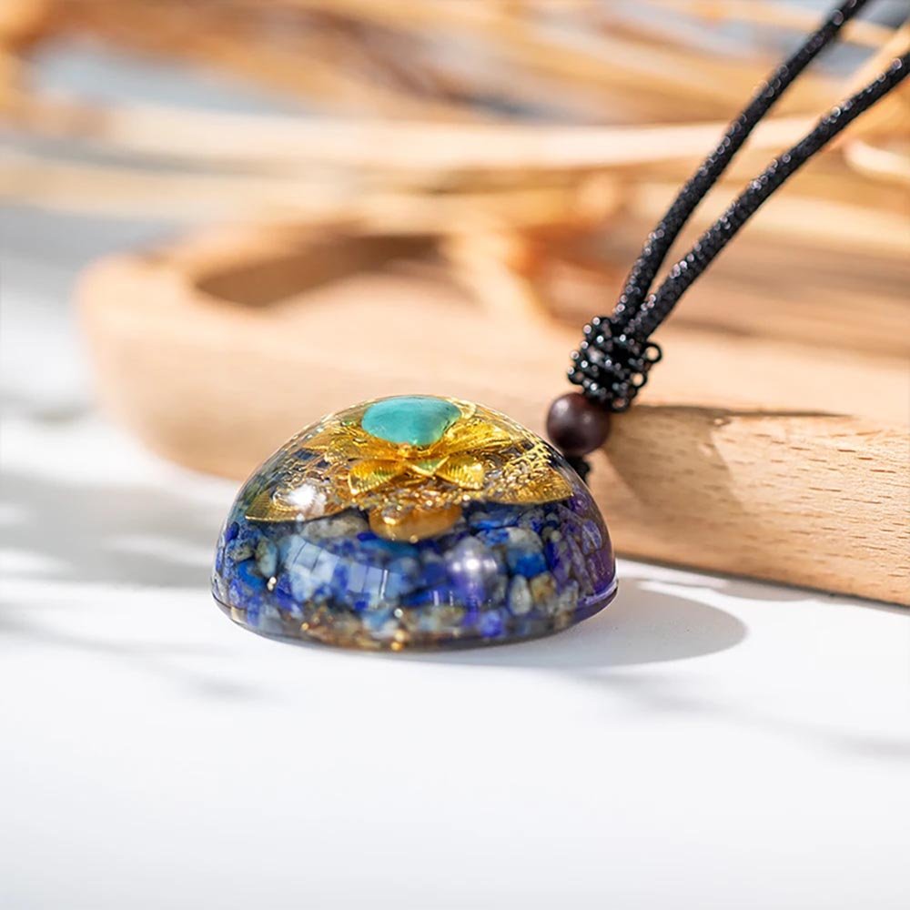 - Collier pendentif Dôme Orgonite fleur de lotus ciselée Lapis lazuli Turquoise - Accessoires de yoga, vêtements et tapis de yoga au naturel