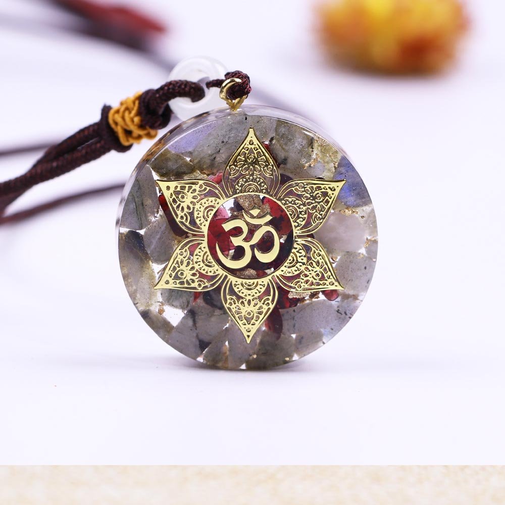 - Collier pendentif orgonite Labradorite grenat yoga Mandala - Accessoires de yoga, vêtements et tapis de yoga au naturel