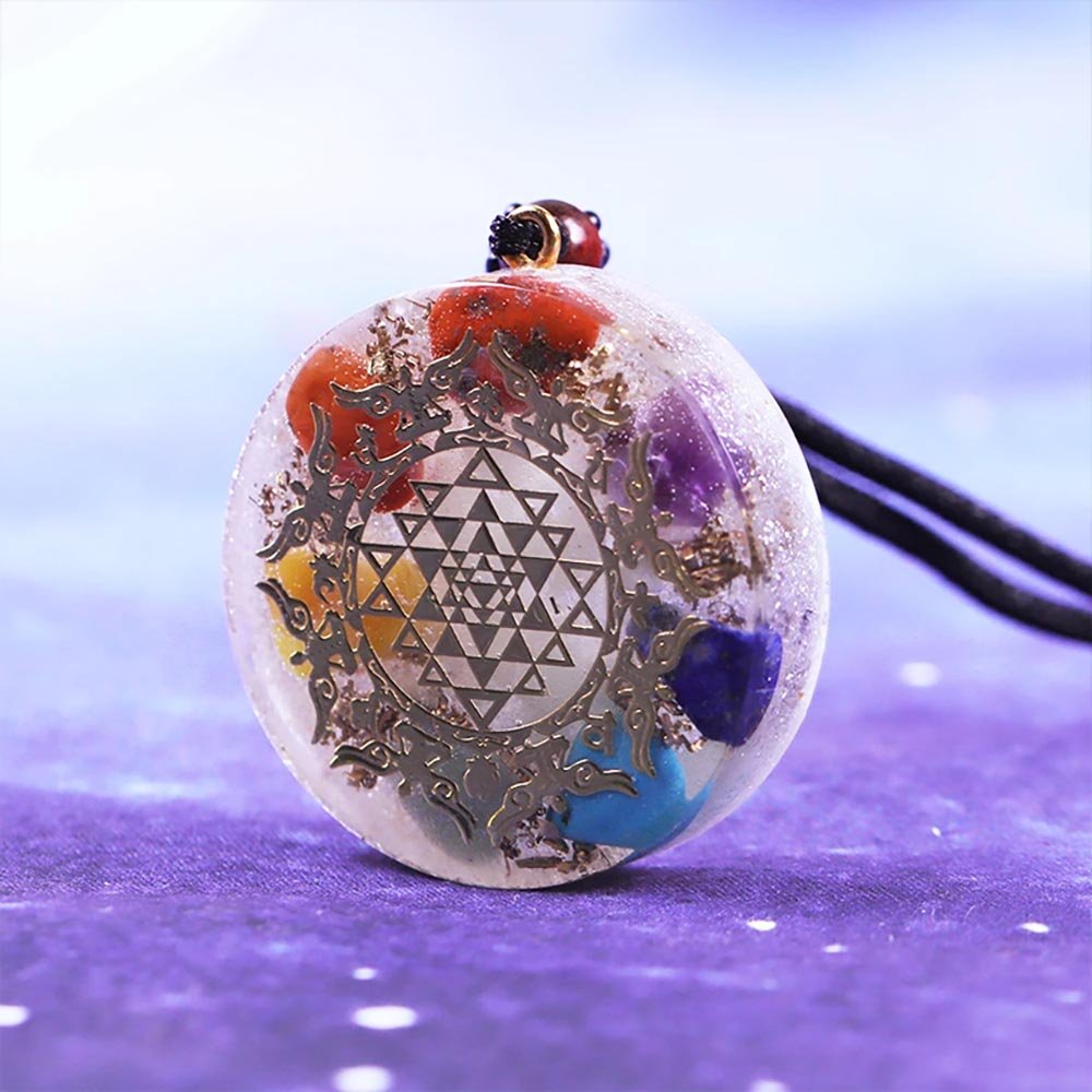 - Collier pendentif orgonite méditation anti onde Sriyantra 7 chakras - Accessoires de yoga, vêtements et tapis de yoga au naturel