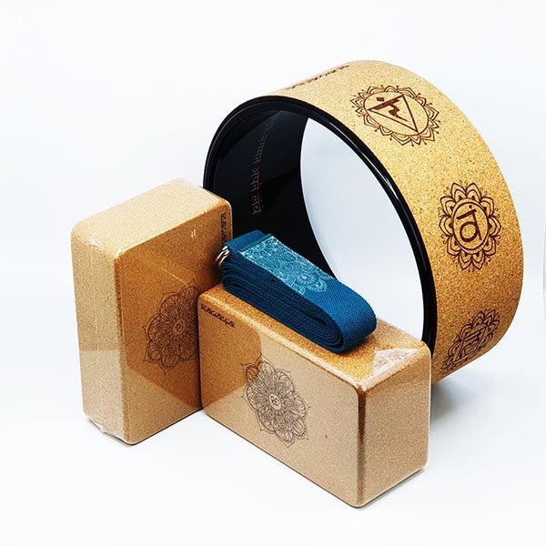 - Pack yoga liège (débutant & yogi) - 1 roue, 1 brique et 1 bloc liège, 1 sangle XL - Accessoires de yoga, vêtements et tapis de yoga au naturel