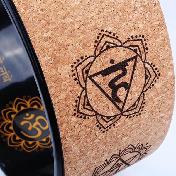 - Roue de yoga, Pilates, fitness surface liège - 7 chakras + sac Mandala - Accessoires de yoga, vêtements et tapis de yoga au naturel